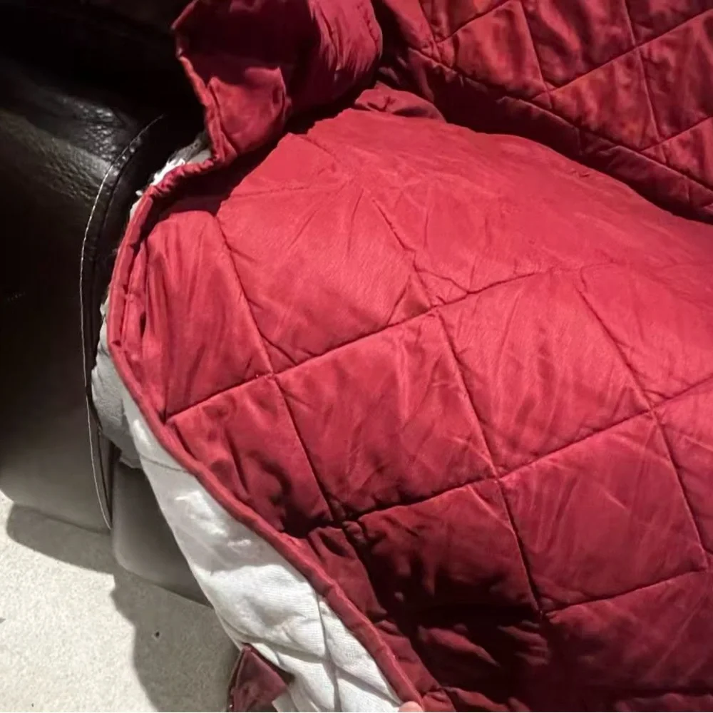 Luxurious Burgundy Quilted Sofa Cover couch cover